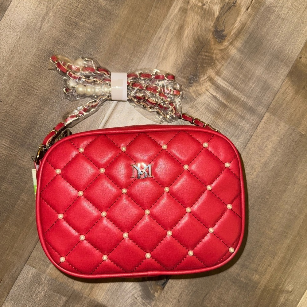 NWT Badgley Mischka Diamond Quilted Red Camera Bag With Pearls Vegan Leather - Picture 2 of 9